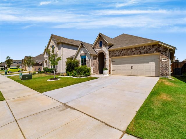 615 Frio Lane, Aubrey, TX 76227
