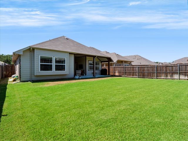 615 Frio Lane, Aubrey, TX 76227