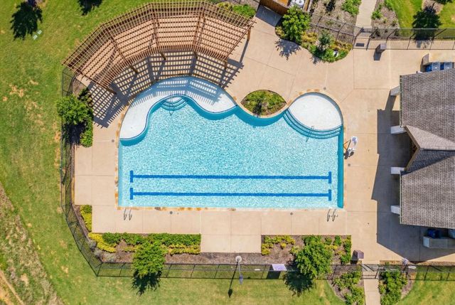 615 Frio Lane, Aubrey, TX 76227