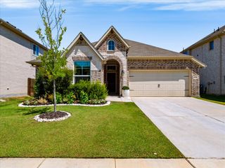 615 Frio Lane, Aubrey, TX 76227