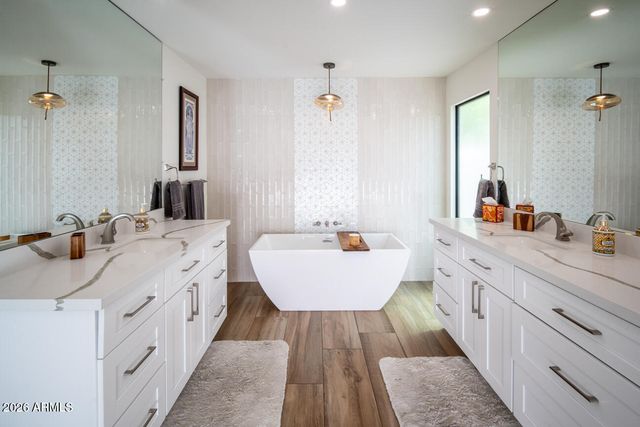 4440 E CAMELBACK Road 28, Phoenix, AZ 85018
