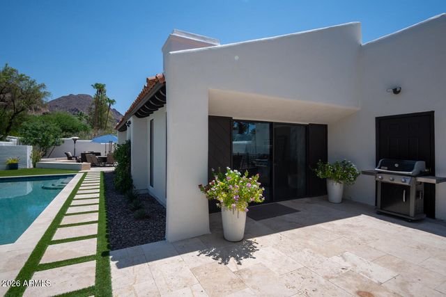 4440 E CAMELBACK Road 28, Phoenix, AZ 85018