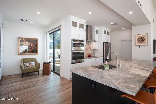 4440 E CAMELBACK Road 28, Phoenix, AZ 85018