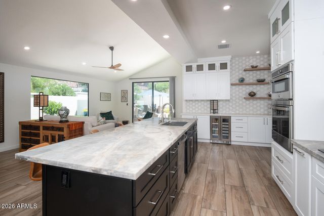4440 E CAMELBACK Road 28, Phoenix, AZ 85018