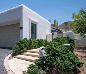 4440 E CAMELBACK Road 28, Phoenix, AZ 85018