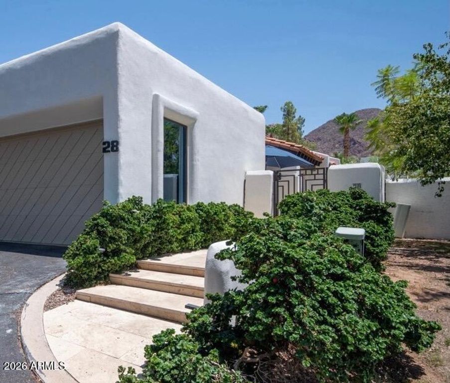 4440 E CAMELBACK Road 28, Phoenix, AZ 85018