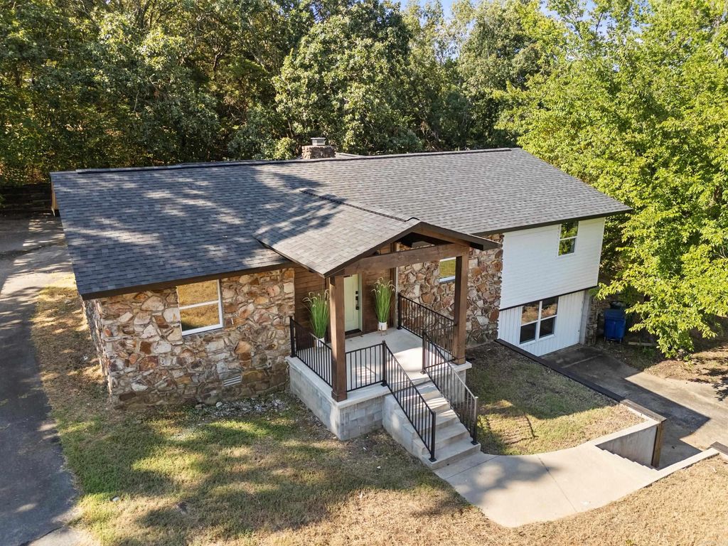 3237 College Avenue, Conway, AR 72034