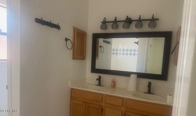 4641 Loma De Indios Lane, El Paso, TX 79934