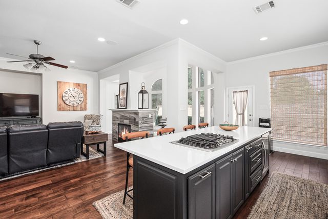 8541 Thorne Drive, Lantana, TX 76226