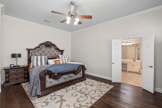 8541 Thorne Drive, Lantana, TX 76226