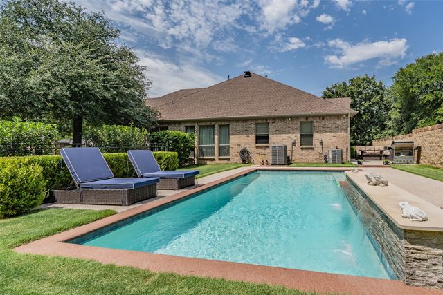 8541 Thorne Drive, Lantana, TX 76226
