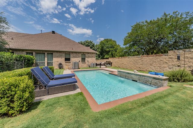 8541 Thorne Drive, Lantana, TX 76226