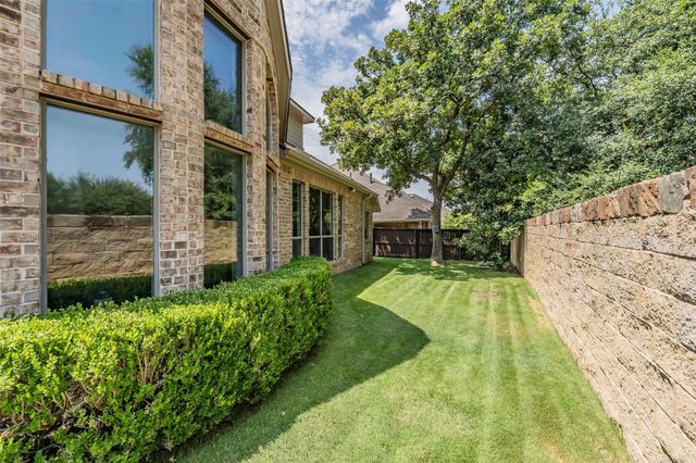 8541 Thorne Drive, Lantana, TX 76226