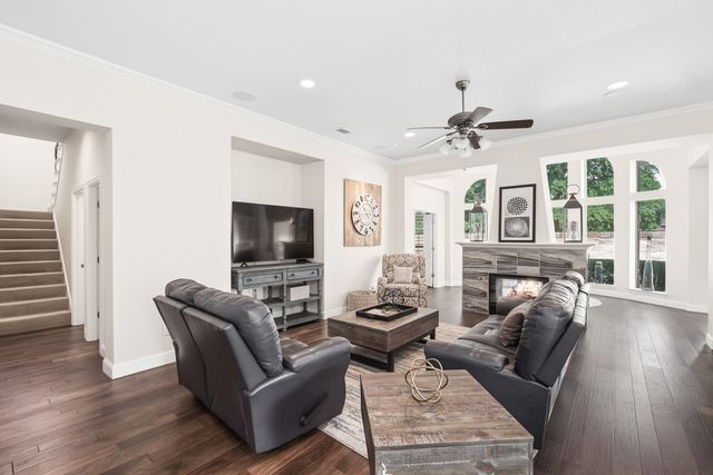 8541 Thorne Drive, Lantana, TX 76226