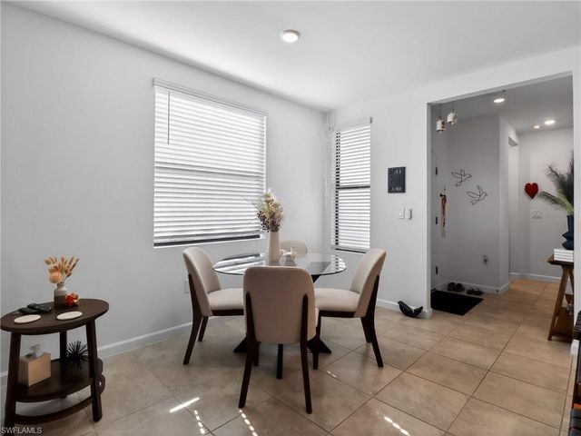 1672 Lake Jessup CIR, Cape Coral, FL 33909