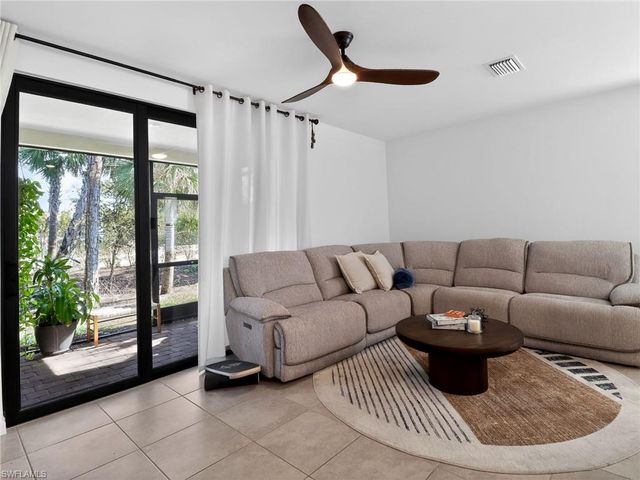 1672 Lake Jessup CIR, Cape Coral, FL 33909