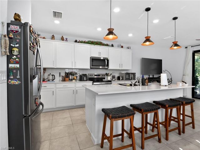 1672 Lake Jessup CIR, Cape Coral, FL 33909