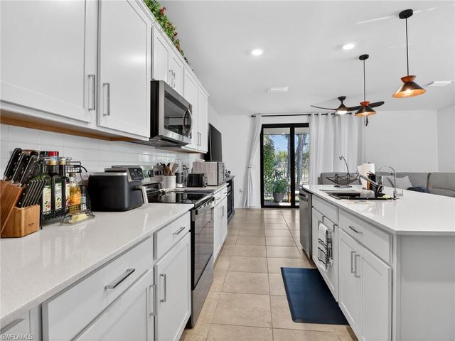 1672 Lake Jessup CIR, Cape Coral, FL 33909