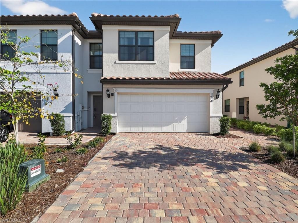 1672 Lake Jessup CIR, Cape Coral, FL 33909