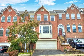 5742 GOVERNORS POND CIR, Alexandria, VA 22310
