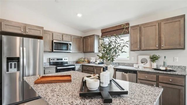 461 Baneberry Place, San Jacinto, CA 92582