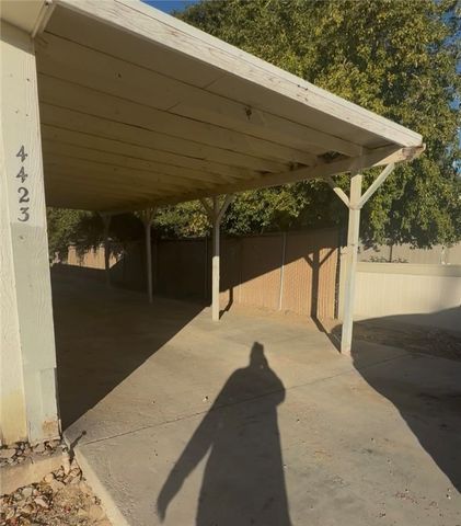 4423 S Calle Del Media, Fort Mohave, AZ 86426