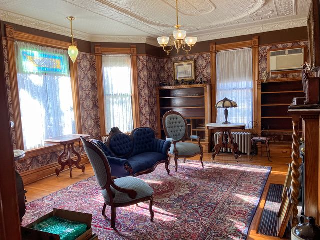 301 S Genesee Street, Morrison, IL 61270