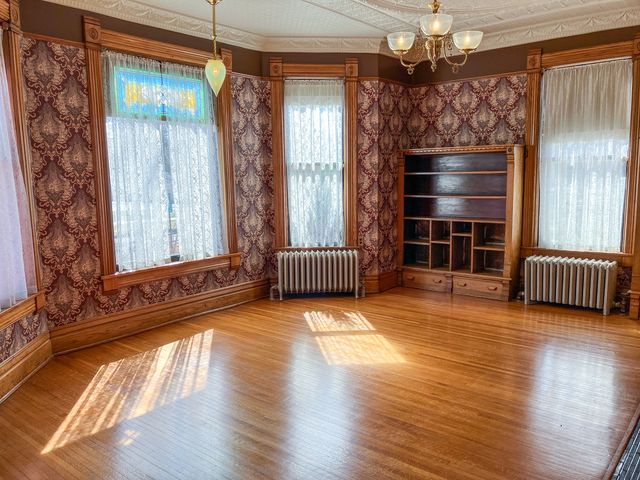 301 S Genesee Street, Morrison, IL 61270