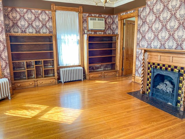 301 S Genesee Street, Morrison, IL 61270