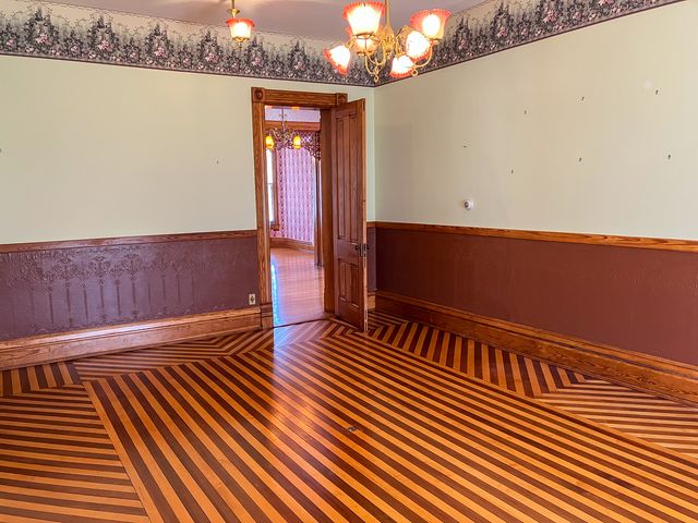 301 S Genesee Street, Morrison, IL 61270