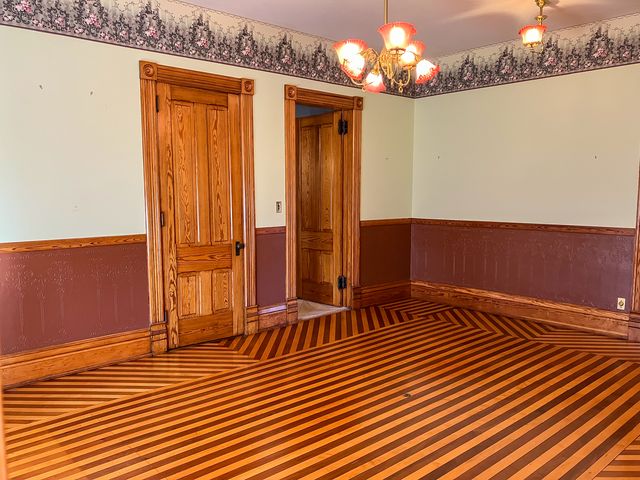 301 S Genesee Street, Morrison, IL 61270