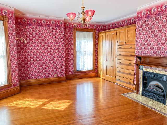 301 S Genesee Street, Morrison, IL 61270