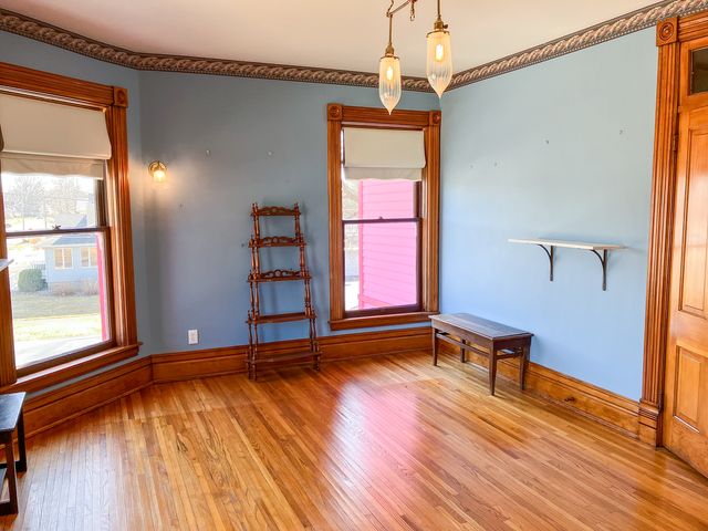 301 S Genesee Street, Morrison, IL 61270