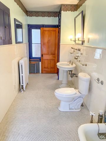 301 S Genesee Street, Morrison, IL 61270