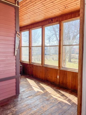 301 S Genesee Street, Morrison, IL 61270