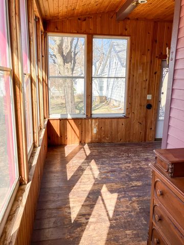 301 S Genesee Street, Morrison, IL 61270