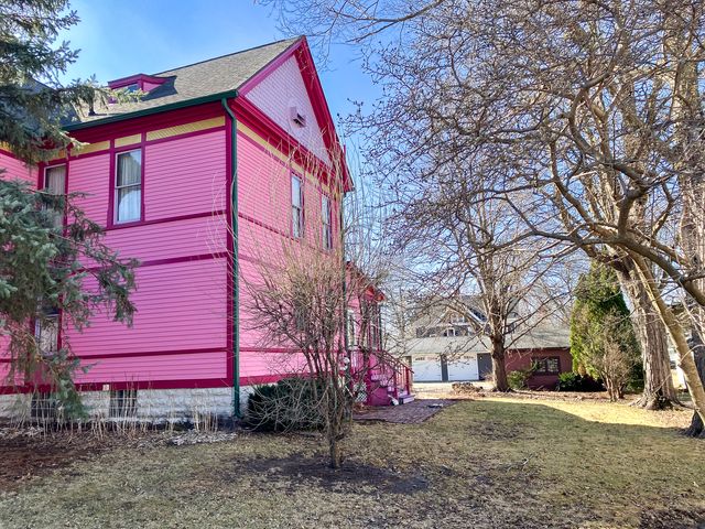 301 S Genesee Street, Morrison, IL 61270