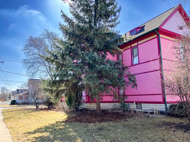 301 S Genesee Street, Morrison, IL 61270