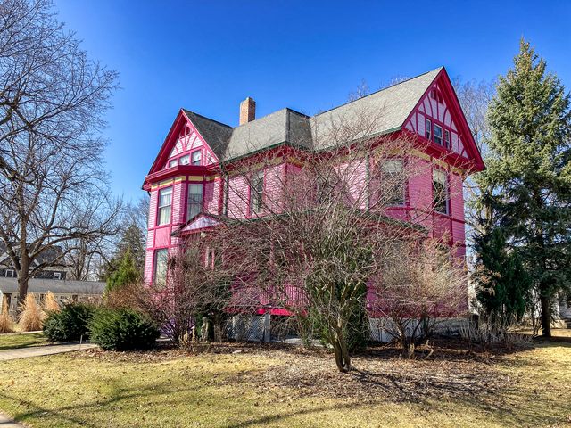 301 S Genesee Street, Morrison, IL 61270