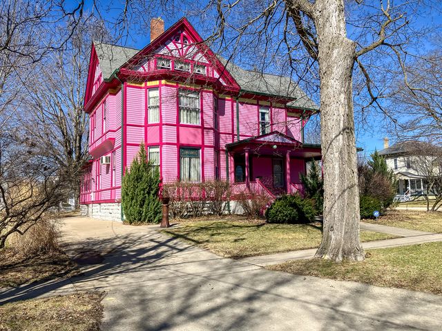 301 S Genesee Street, Morrison, IL 61270