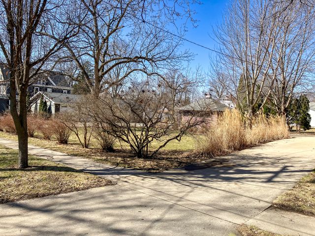 301 S Genesee Street, Morrison, IL 61270