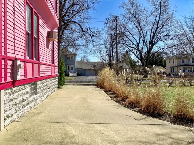 301 S Genesee Street, Morrison, IL 61270