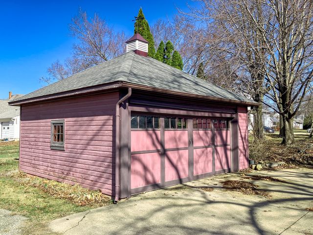 301 S Genesee Street, Morrison, IL 61270