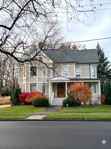 301 S Genesee Street, Morrison, IL 61270