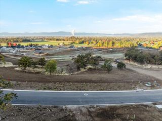 427 Quail Run 74, Eagle Point, OR 97524