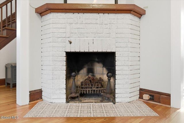 16 Oakwood Street, Albany, NY 12208