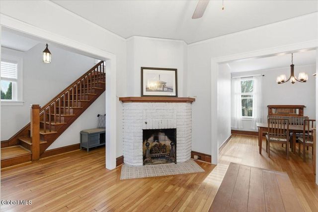 16 Oakwood Street, Albany, NY 12208