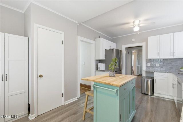 16 Oakwood Street, Albany, NY 12208