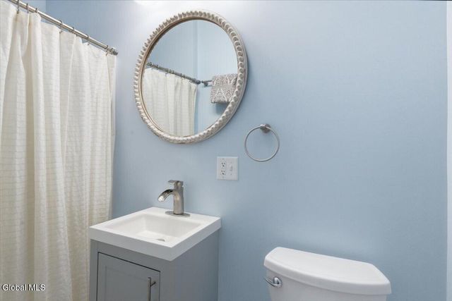 16 Oakwood Street, Albany, NY 12208