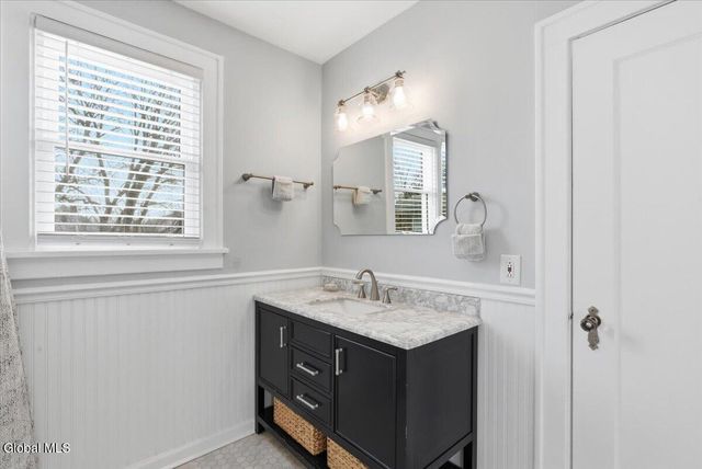 16 Oakwood Street, Albany, NY 12208